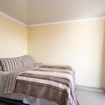 Hasate Guest House 10 Florence Street Oakdale Belliville 7530 Cape Town South African Exterior photo