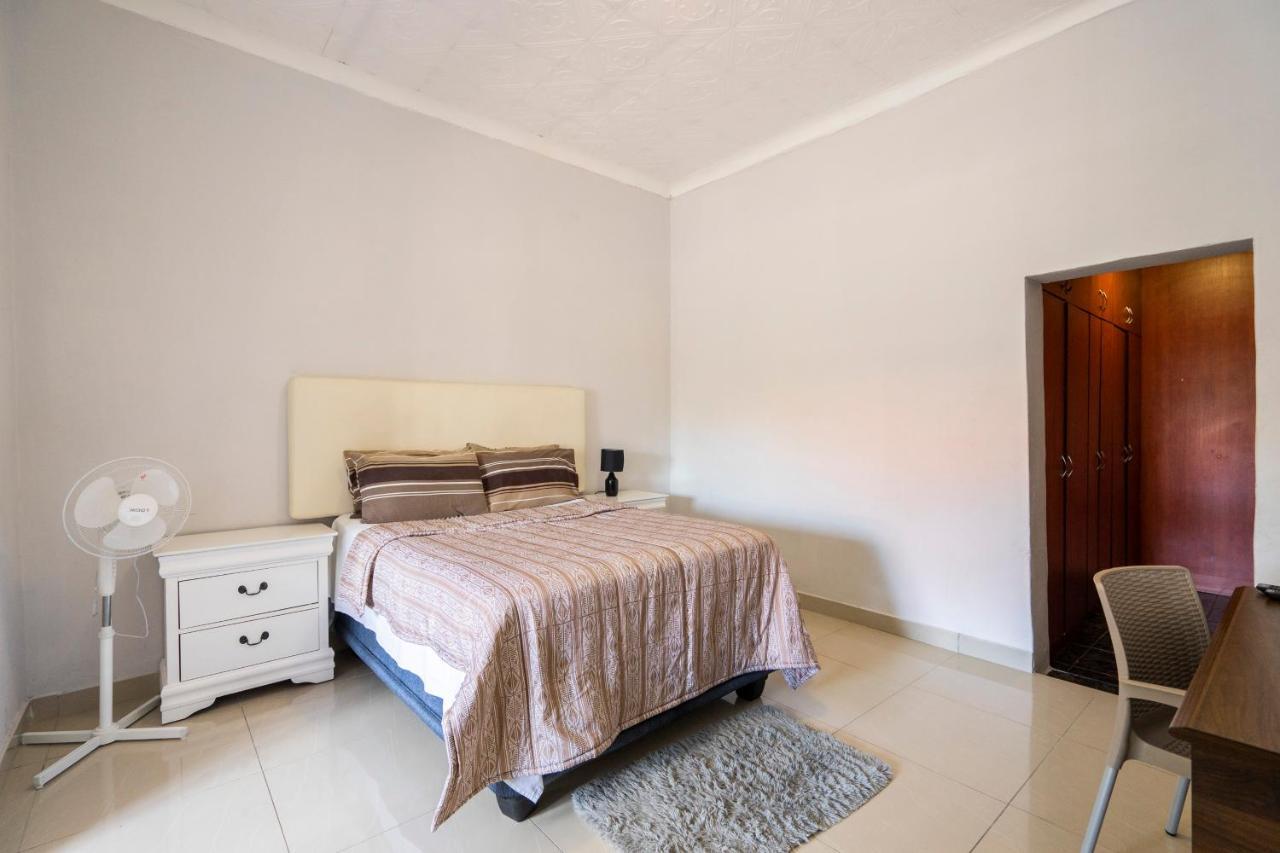 Hasate Guest House 10 Florence Street Oakdale Belliville 7530 Cape Town South African Exterior photo