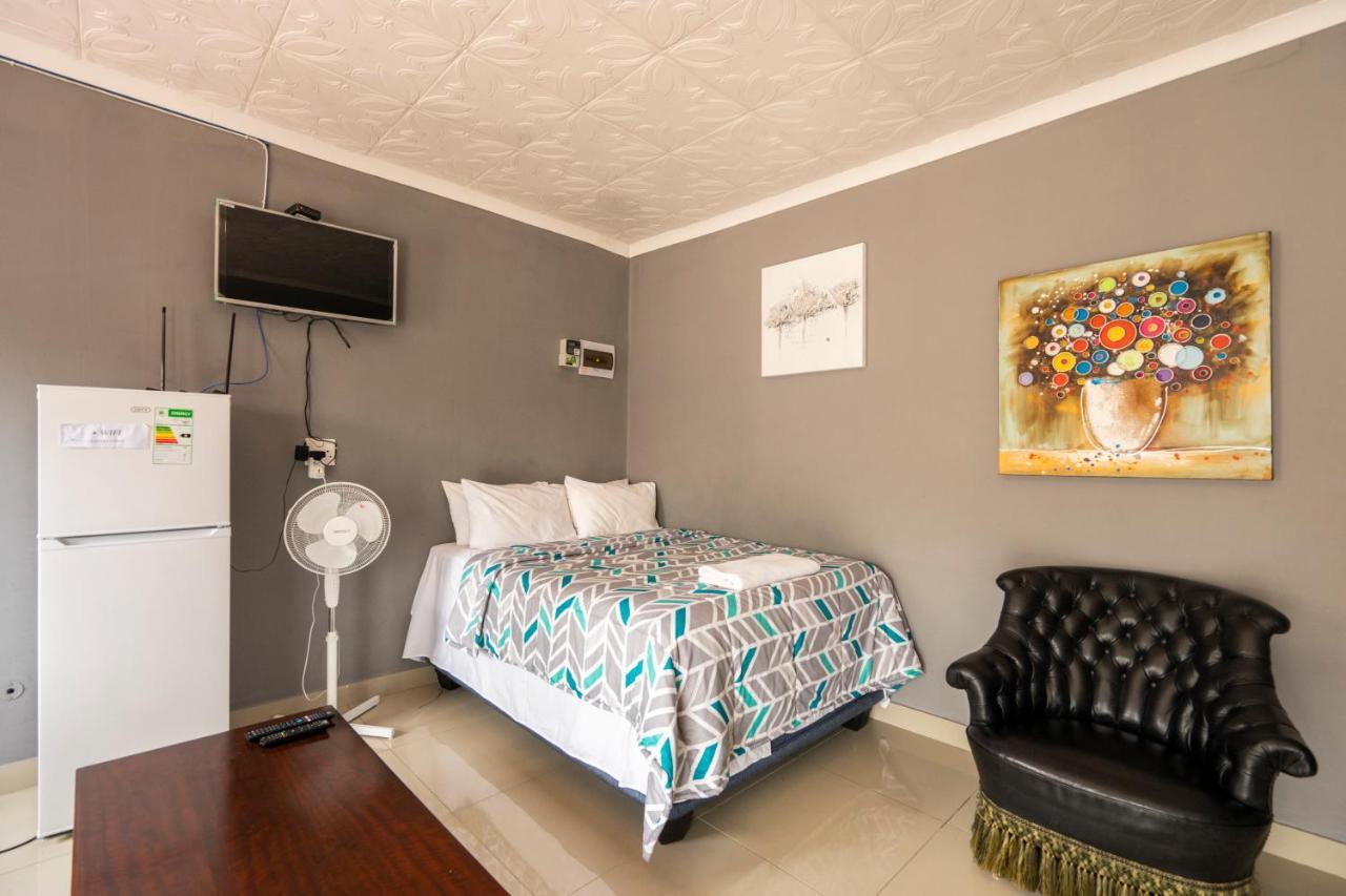 Hasate Guest House 10 Florence Street Oakdale Belliville 7530 Cape Town South African Exterior photo