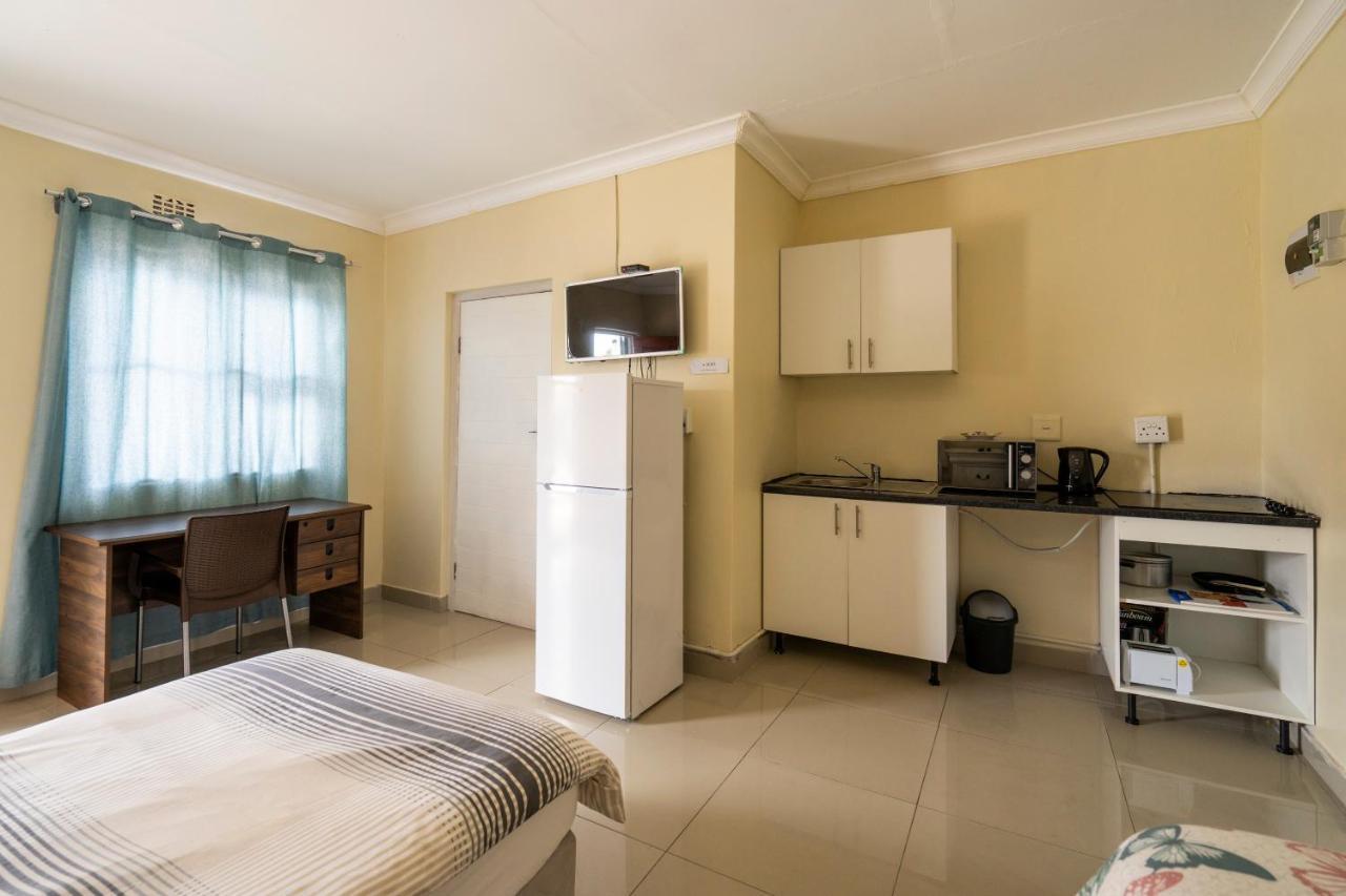 Hasate Guest House 10 Florence Street Oakdale Belliville 7530 Cape Town South African Exterior photo